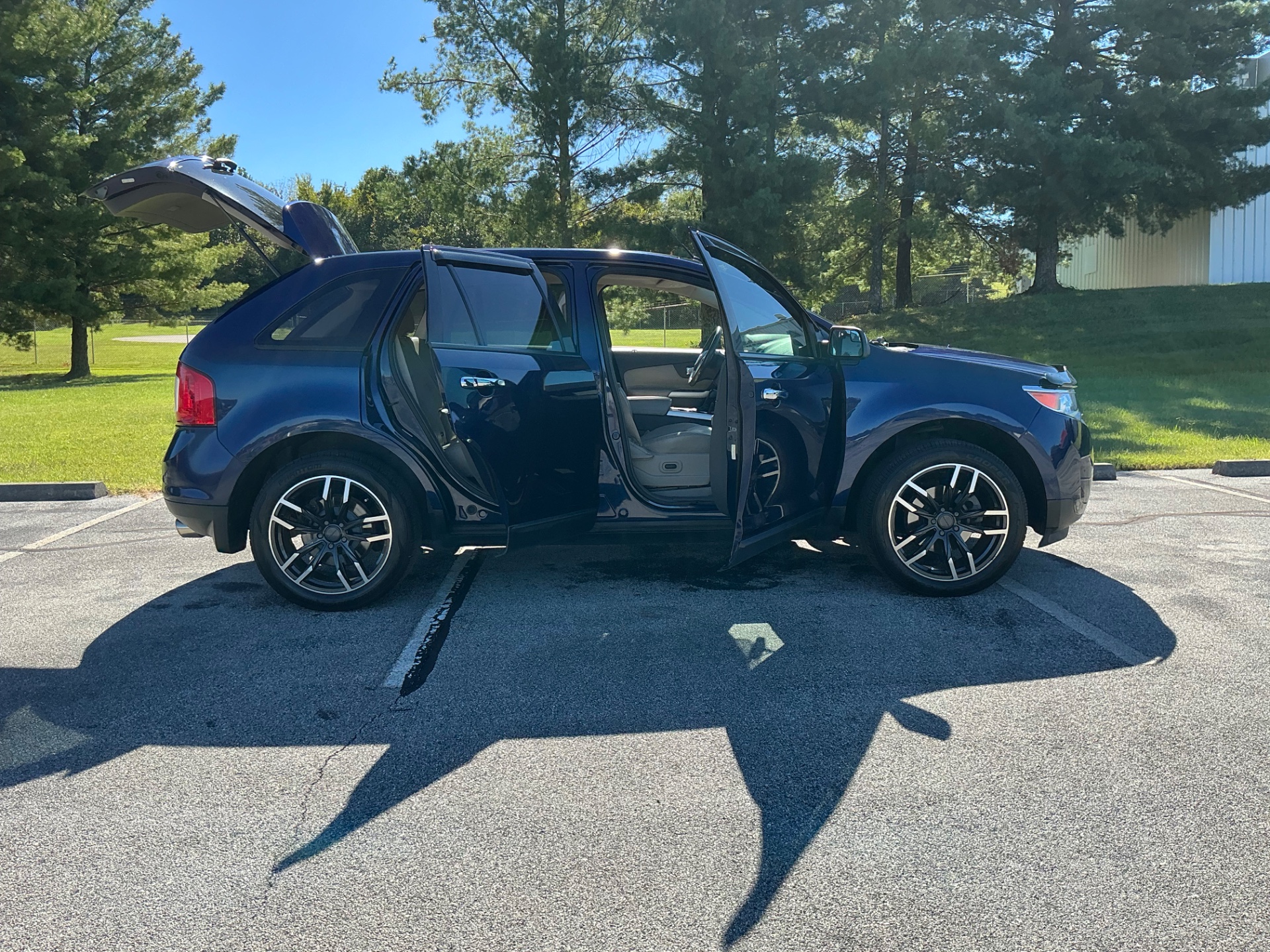 The Car Store, Inc. - Used vehicle - SEDAN FORD EDGE 2011