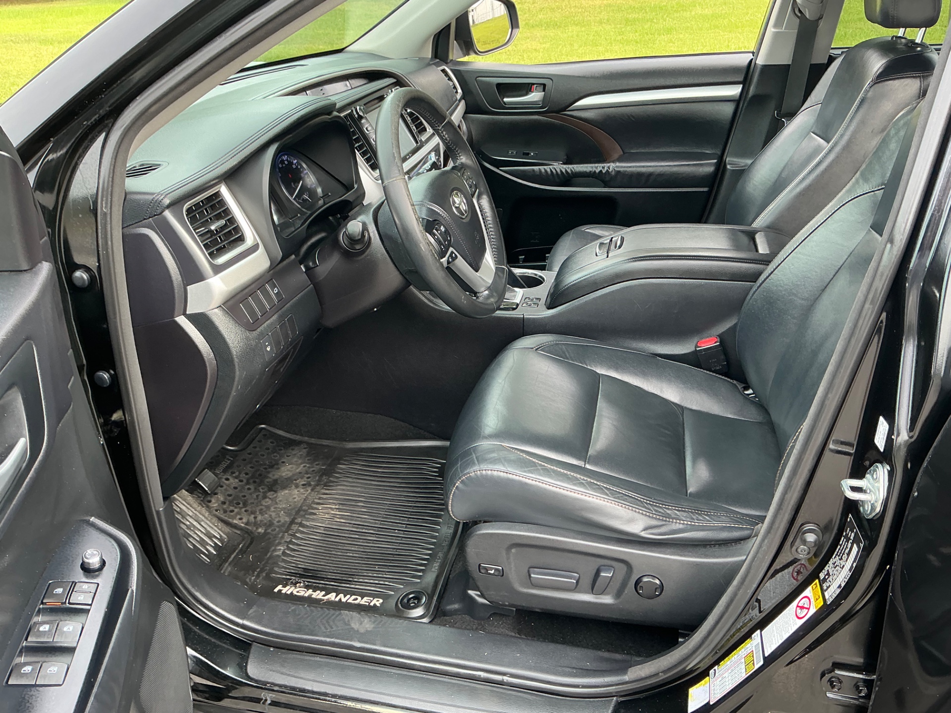 The Car Store, Inc. - Used vehicle - SUV TOYOTA HIGHLANDER 2015