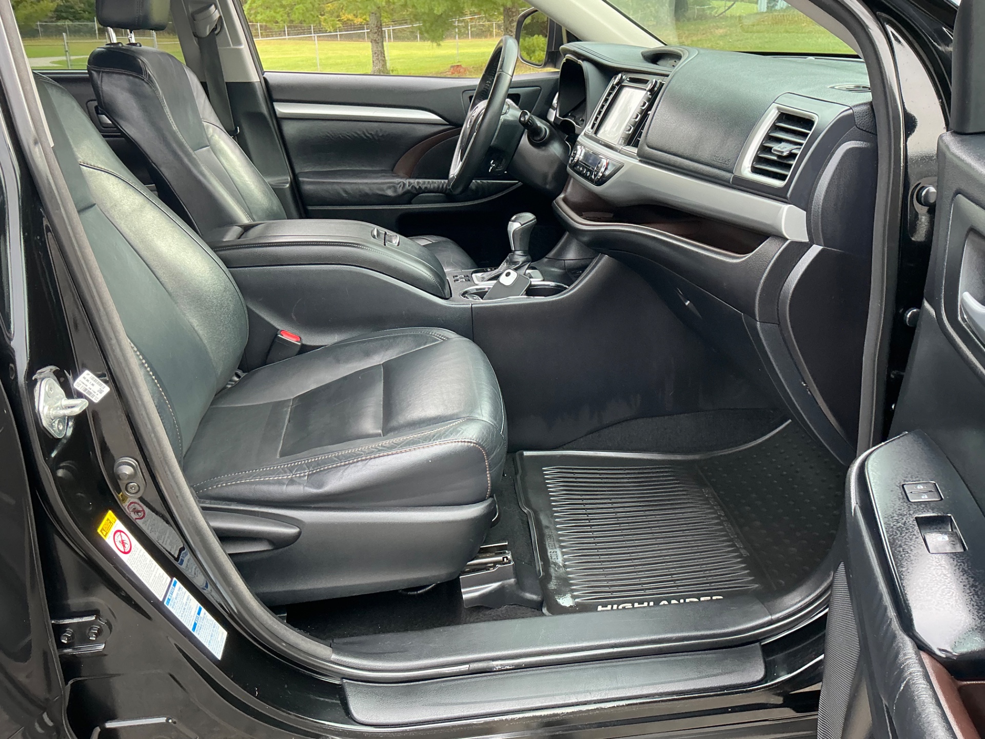 The Car Store, Inc. - Used vehicle - SUV TOYOTA HIGHLANDER 2015