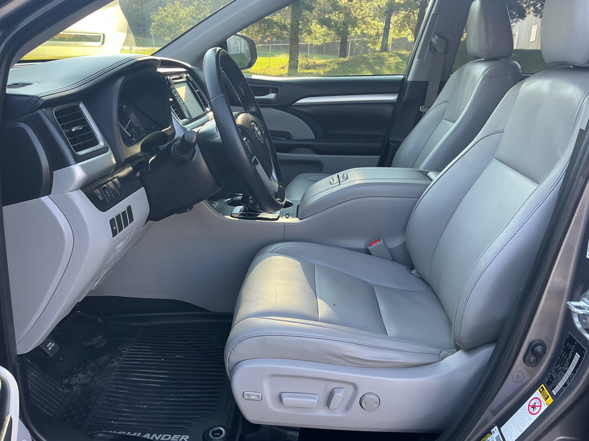 The Car Store, Inc. - Used vehicle - SUV TOYOTA HIGHLANDER 2019