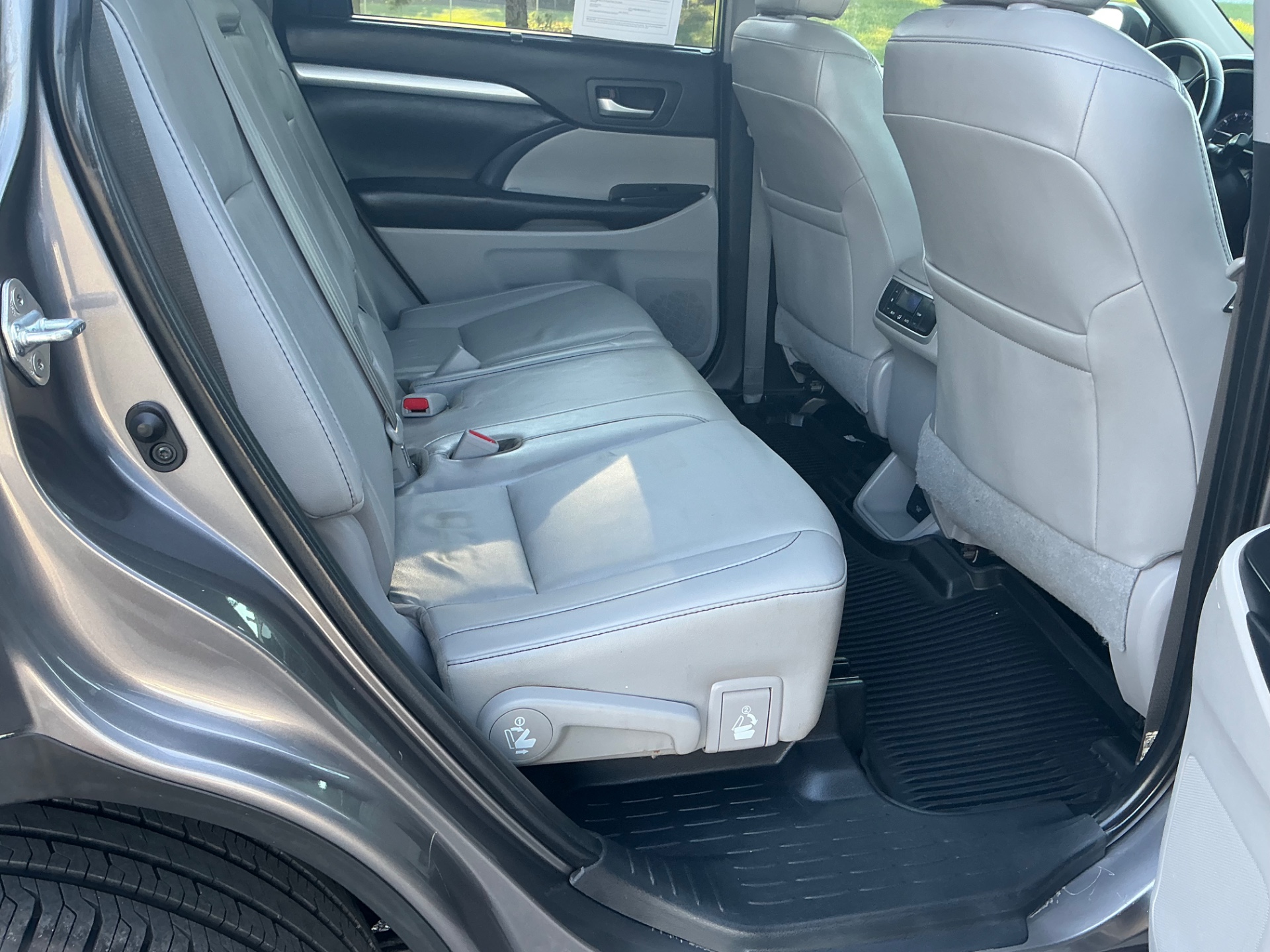 The Car Store, Inc. - Used vehicle - SUV TOYOTA HIGHLANDER 2019