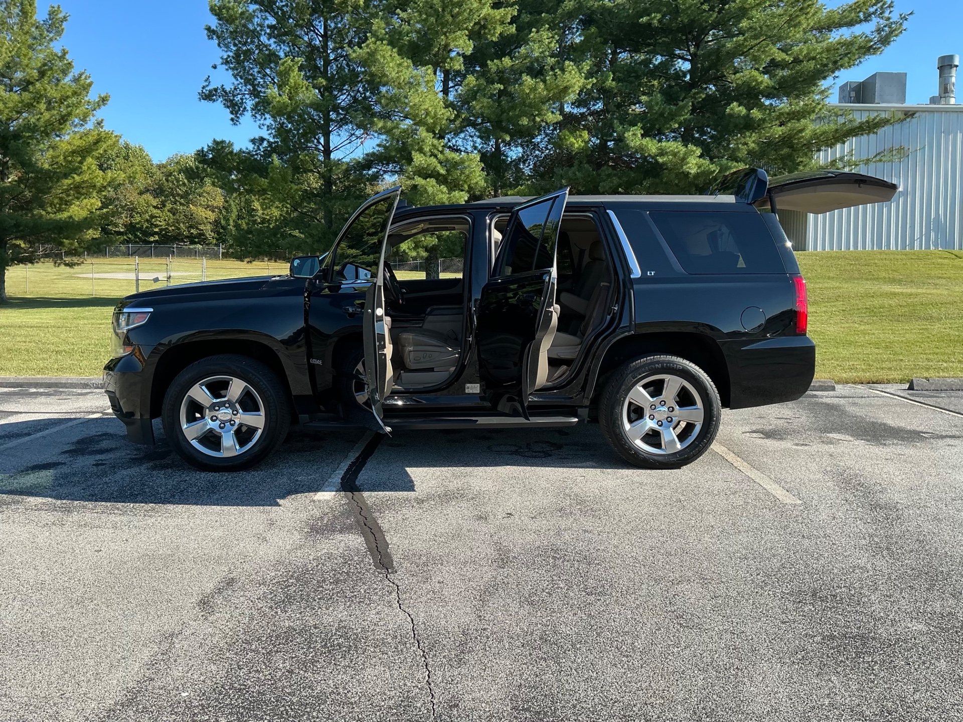 The Car Store, Inc. - Used vehicle - SUV CHEVROLET TAHOE 2020