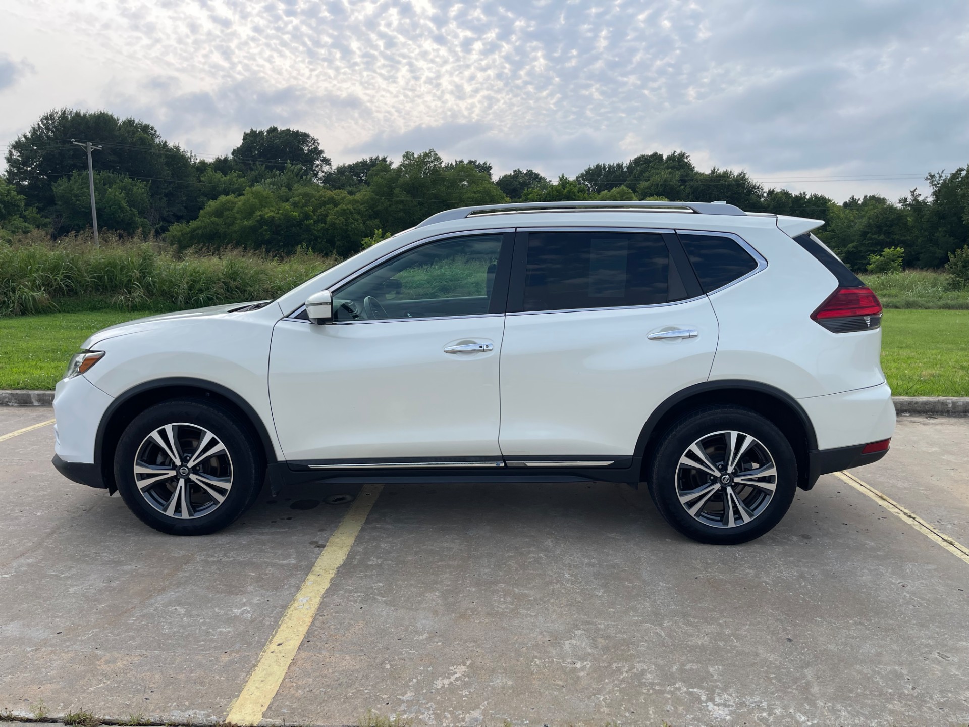 HARRIS AUTO SALES LLC - 2017-NISSAN-ROGUE-HAS-CREDIT-CARS-2-OK-Stock=925960