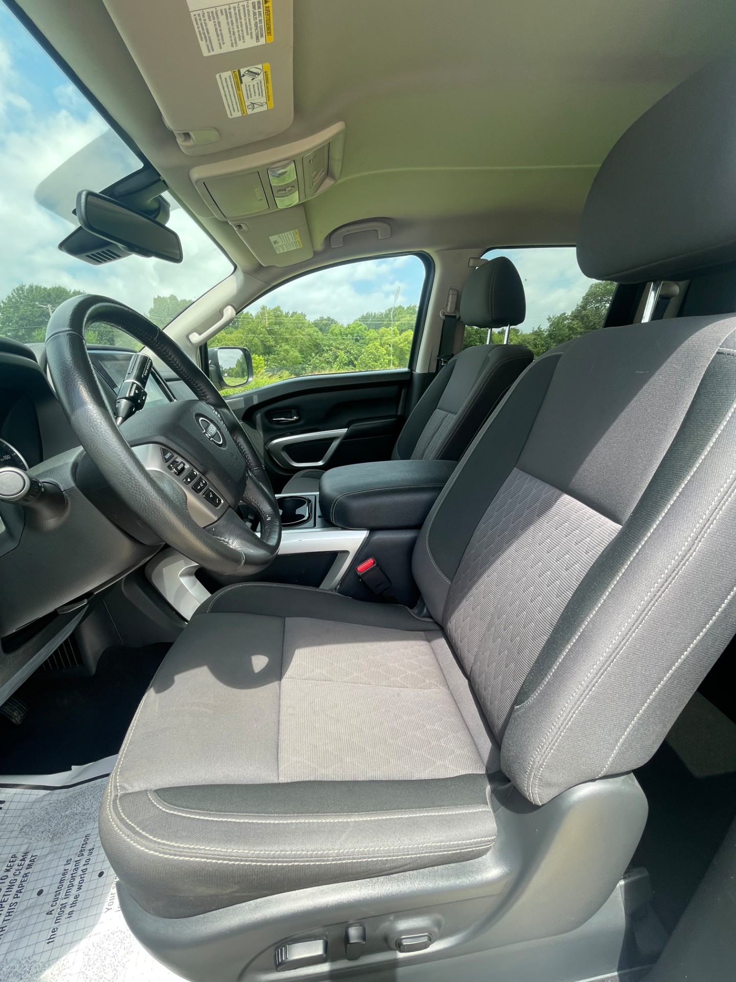 HARRIS AUTO SALES LLC - Used vehicle - TRUCK NISSAN TITAN 2023