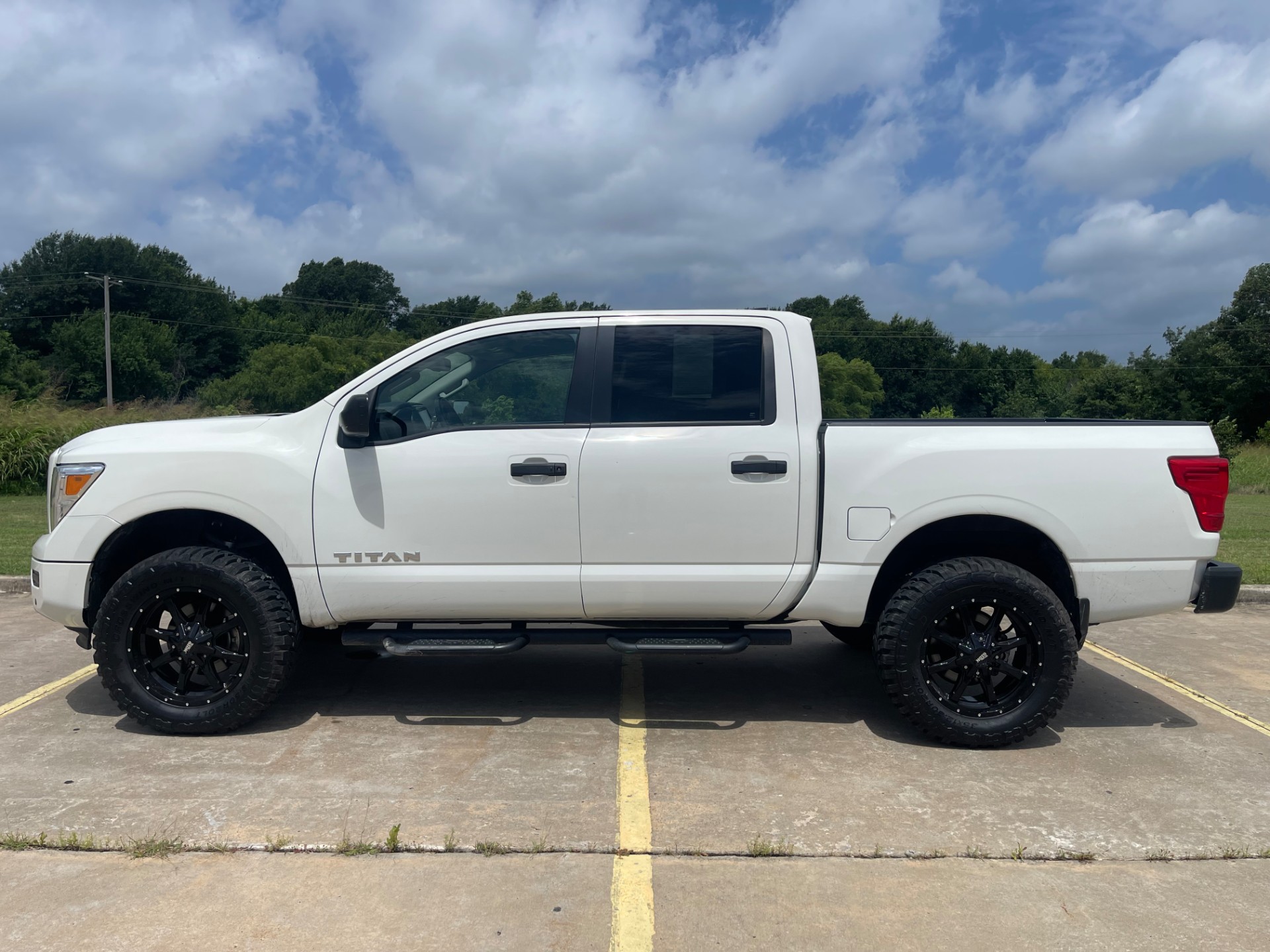 HARRIS AUTO SALES LLC - Used vehicle - TRUCK NISSAN TITAN 2023