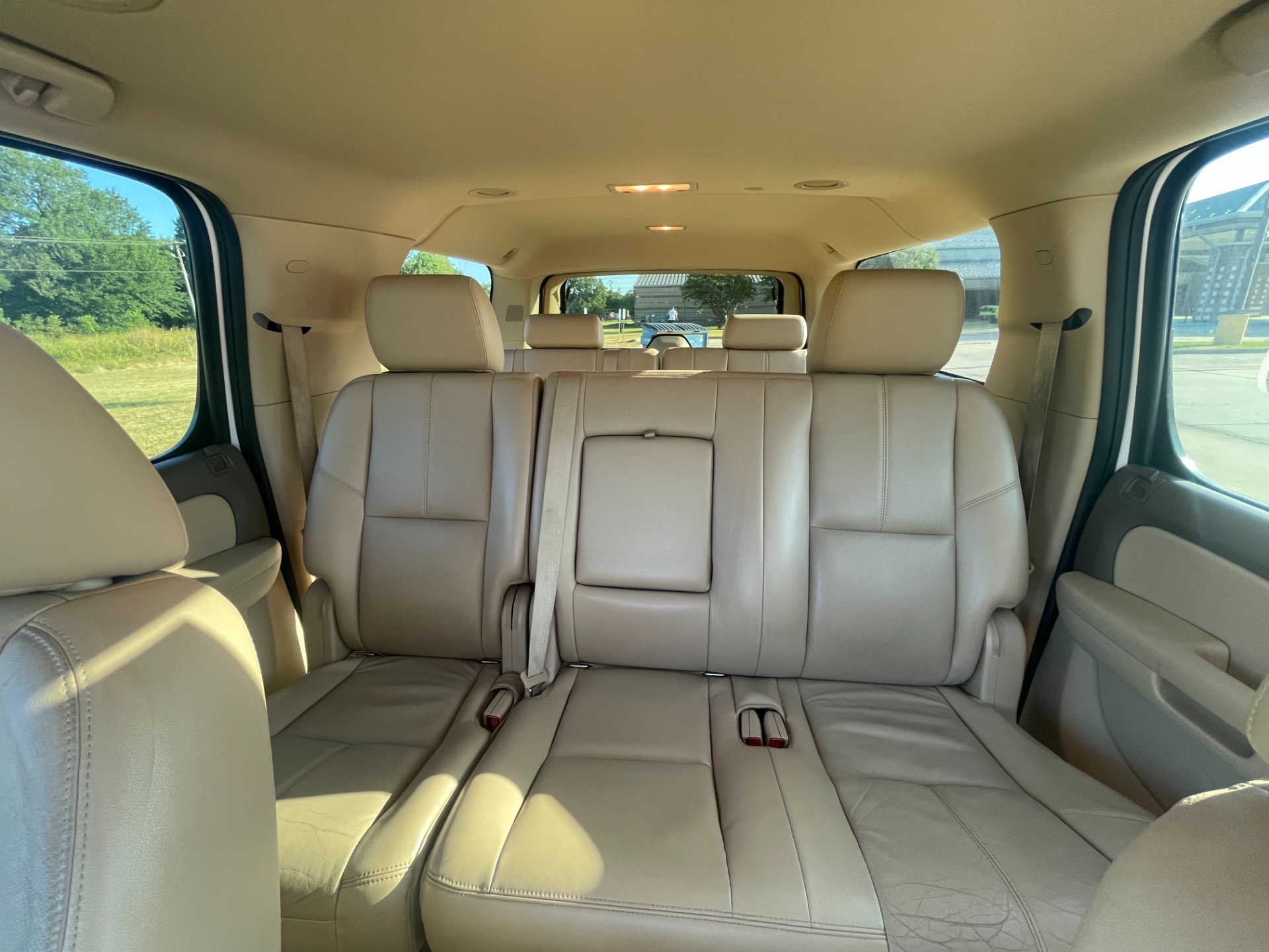 HARRIS AUTO SALES LLC - Used vehicle - SUV CHEVROLET SUBURBAN 2011