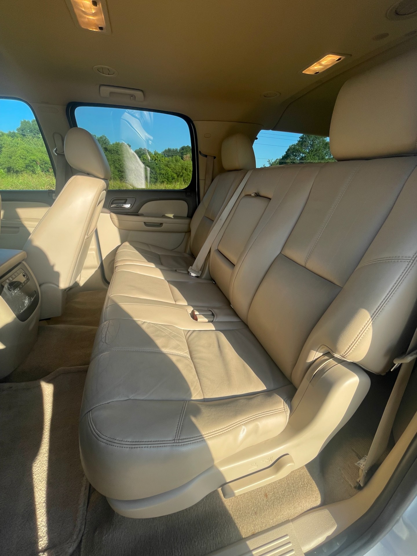 HARRIS AUTO SALES LLC - Used vehicle - SUV CHEVROLET SUBURBAN 2011
