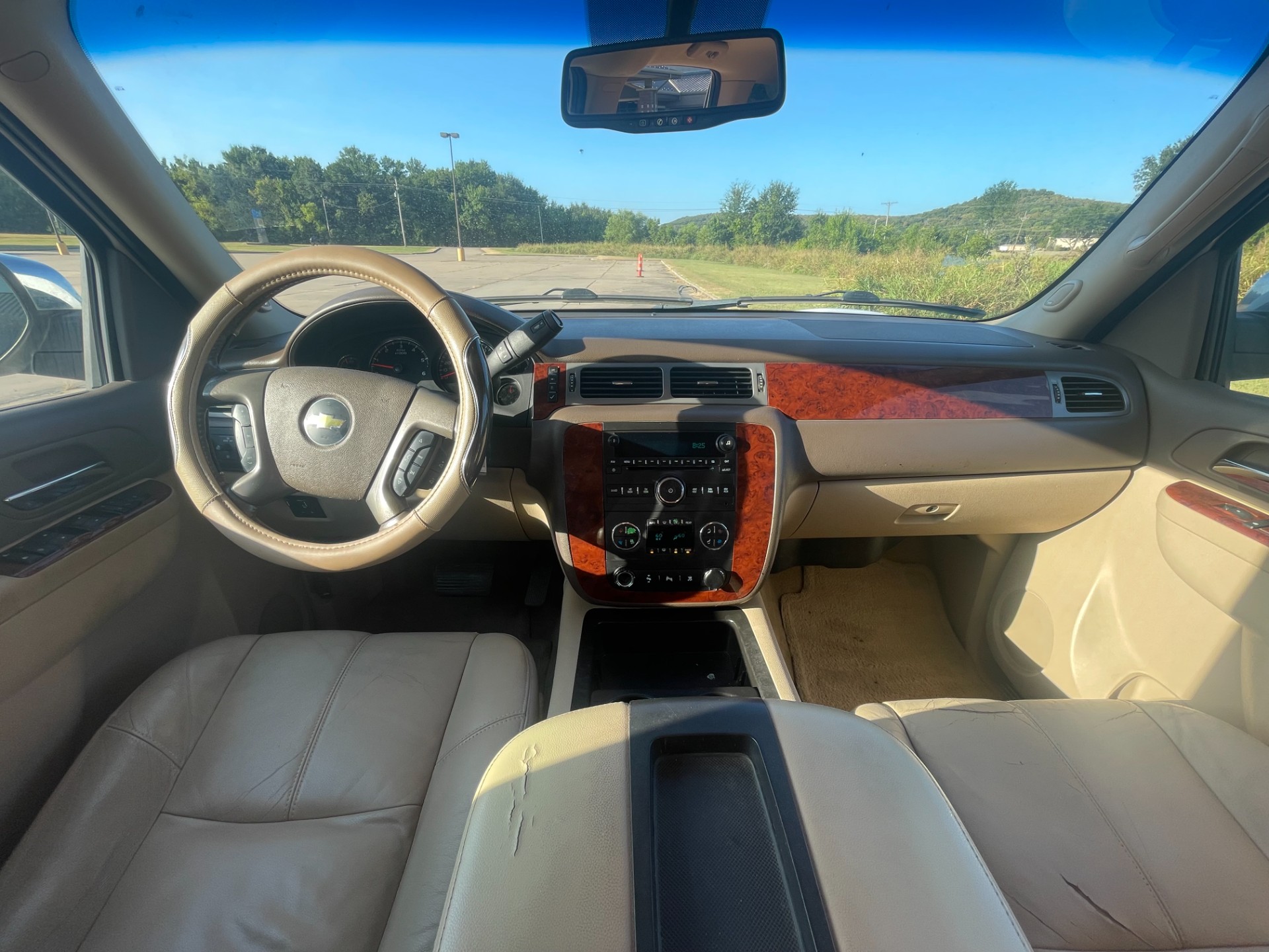 HARRIS AUTO SALES LLC - Used vehicle - SUV CHEVROLET SUBURBAN 2011