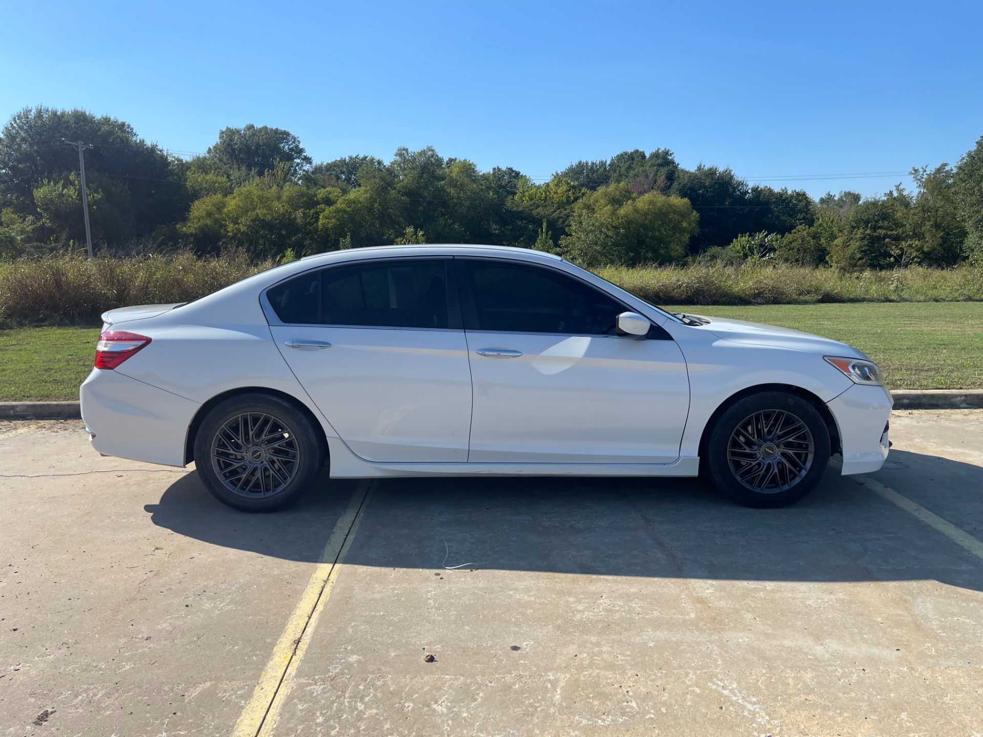 HARRIS AUTO SALES LLC - Used vehicle - SEDAN HONDA ACCORD 2016