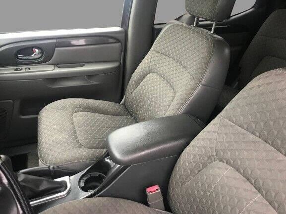 Robin Drive Auto, LLC - Used vehicle - GMC ENVOY XUV 2004
