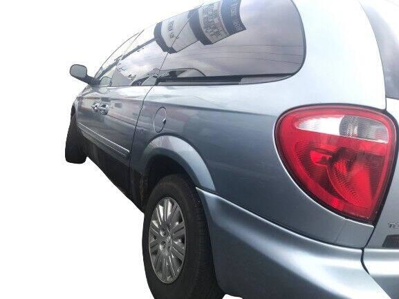 Robin Drive Auto, LLC - Used vehicle - Chrysler Town AND Country 2005