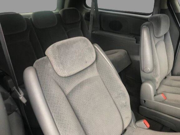Robin Drive Auto, LLC - Used vehicle - Chrysler Town AND Country 2005