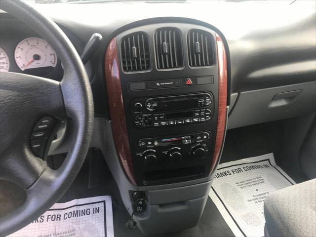Robin Drive Auto, LLC - Used vehicle - Chrysler Town AND Country 2005