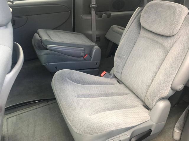 Robin Drive Auto, LLC - Used vehicle - Chrysler Town AND Country 2005