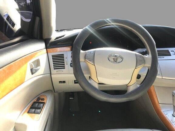 Robin Drive Auto, LLC - Used vehicle - Toyota Avalon 2005
