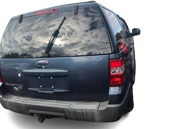 Robin Drive Auto, LLC - Used vehicle - Ford Expedition 2004