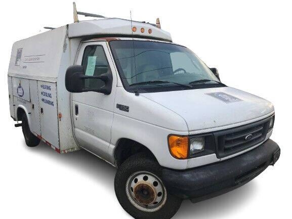 Robin Drive Auto, LLC - Used vehicle - Ford Econoline 2004