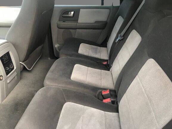 Robin Drive Auto, LLC - Used vehicle - Ford Expedition 2004