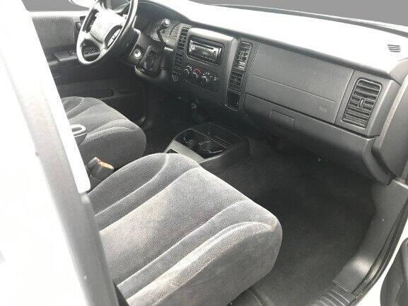 Robin Drive Auto, LLC - Used vehicle - Dodge Dakota 2004