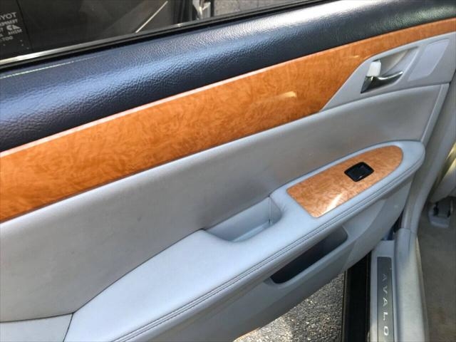 Robin Drive Auto, LLC - Used vehicle - Toyota Avalon 2005
