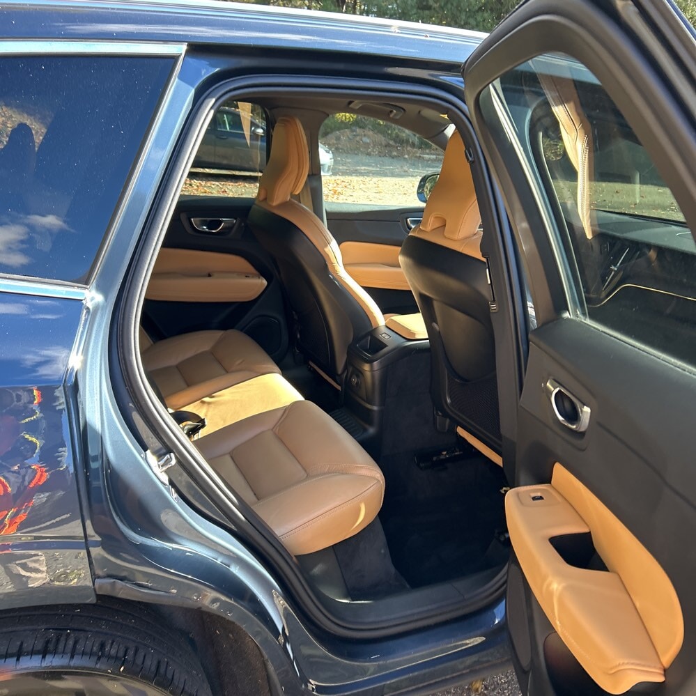 Car Connection Superstore - Used vehicle - SUV VOLVO XC60 2021