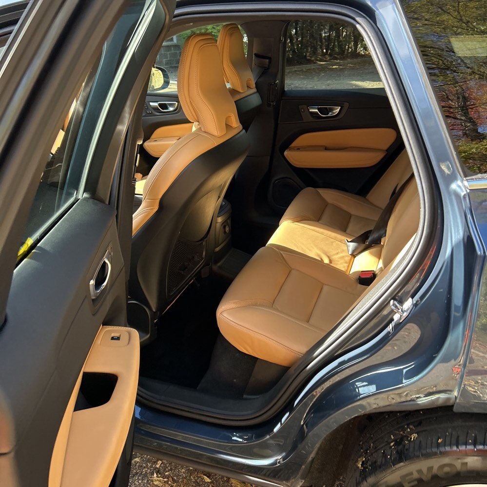 Car Connection Superstore - Used vehicle - SUV VOLVO XC60 2021