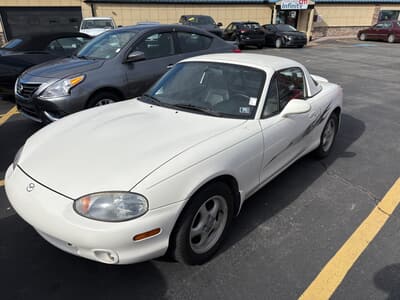 Car Connection Superstore - Used MAZDA MX-5-MIATA 2000 CAR CONNECTION INC. HARD TOP