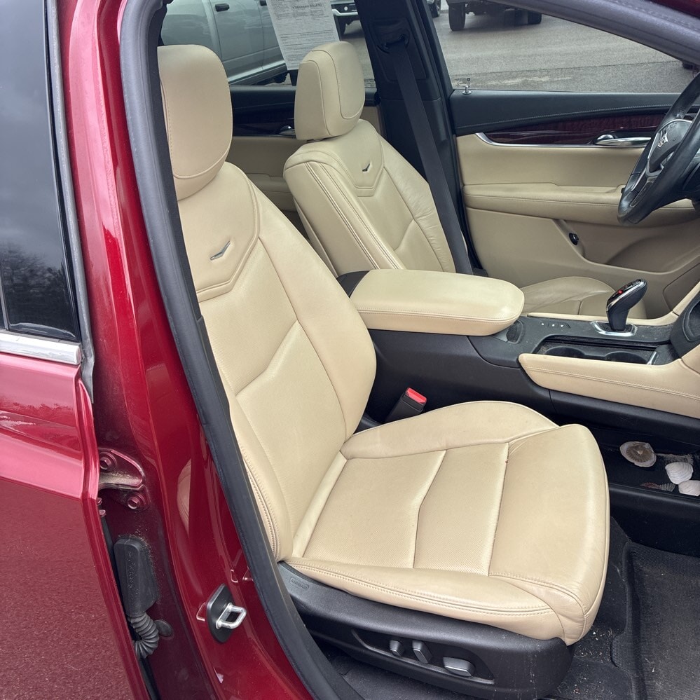 Car Connection Superstore - Used vehicle - SUV CADILLAC XT5 2017