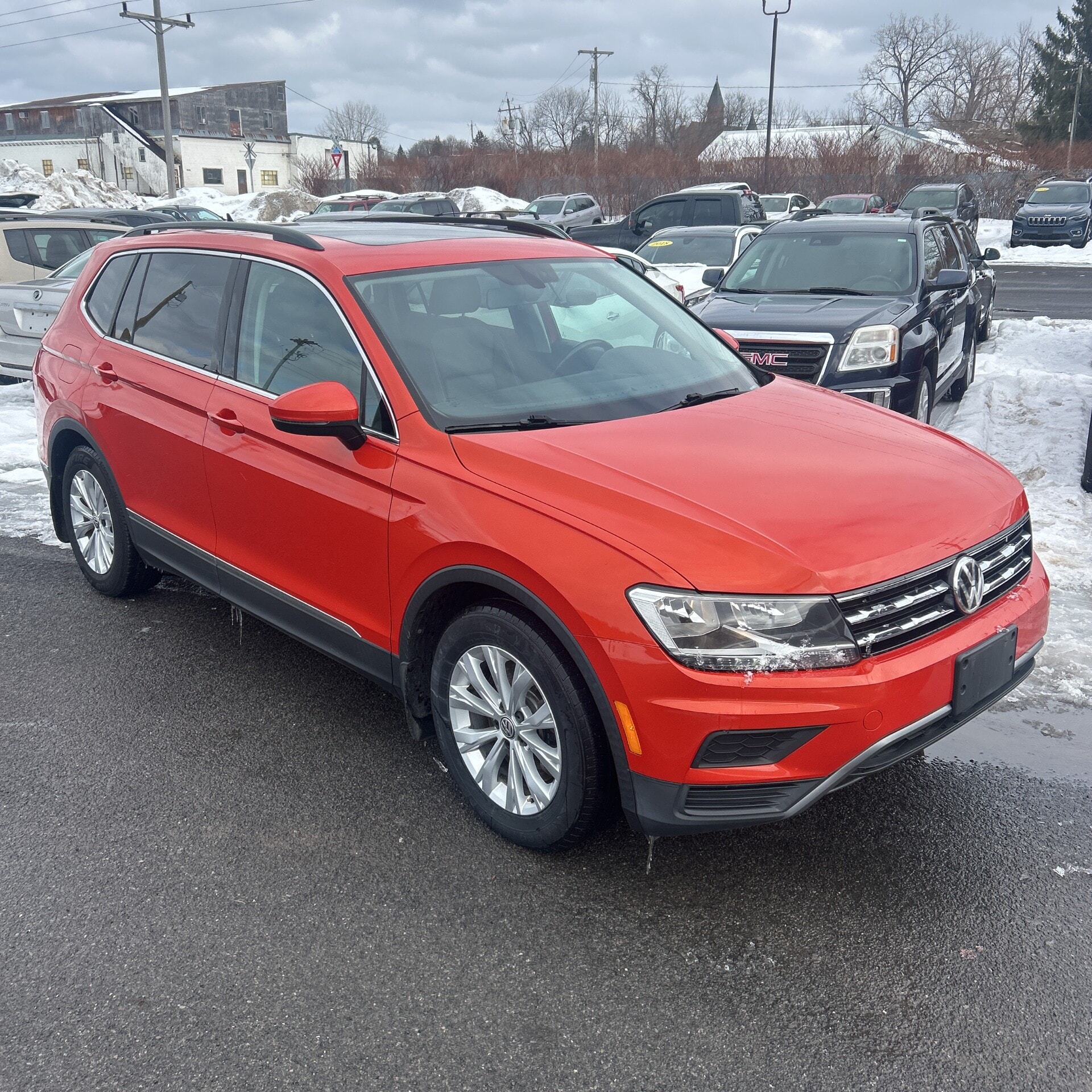 Car Connection Superstore - Used vehicle - SUV VOLKSWAGEN TIGUAN 2018