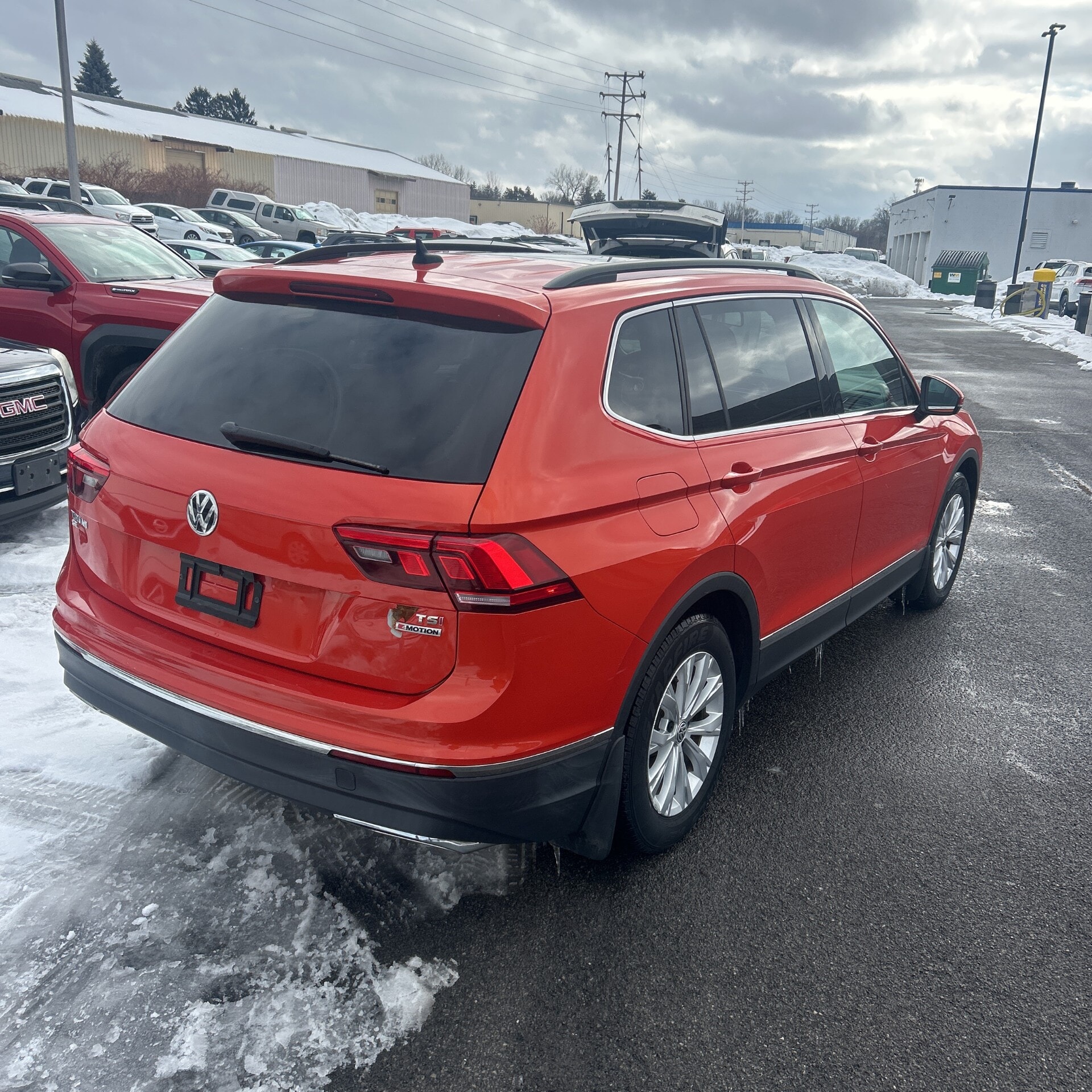 Car Connection Superstore - Used vehicle - SUV VOLKSWAGEN TIGUAN 2018