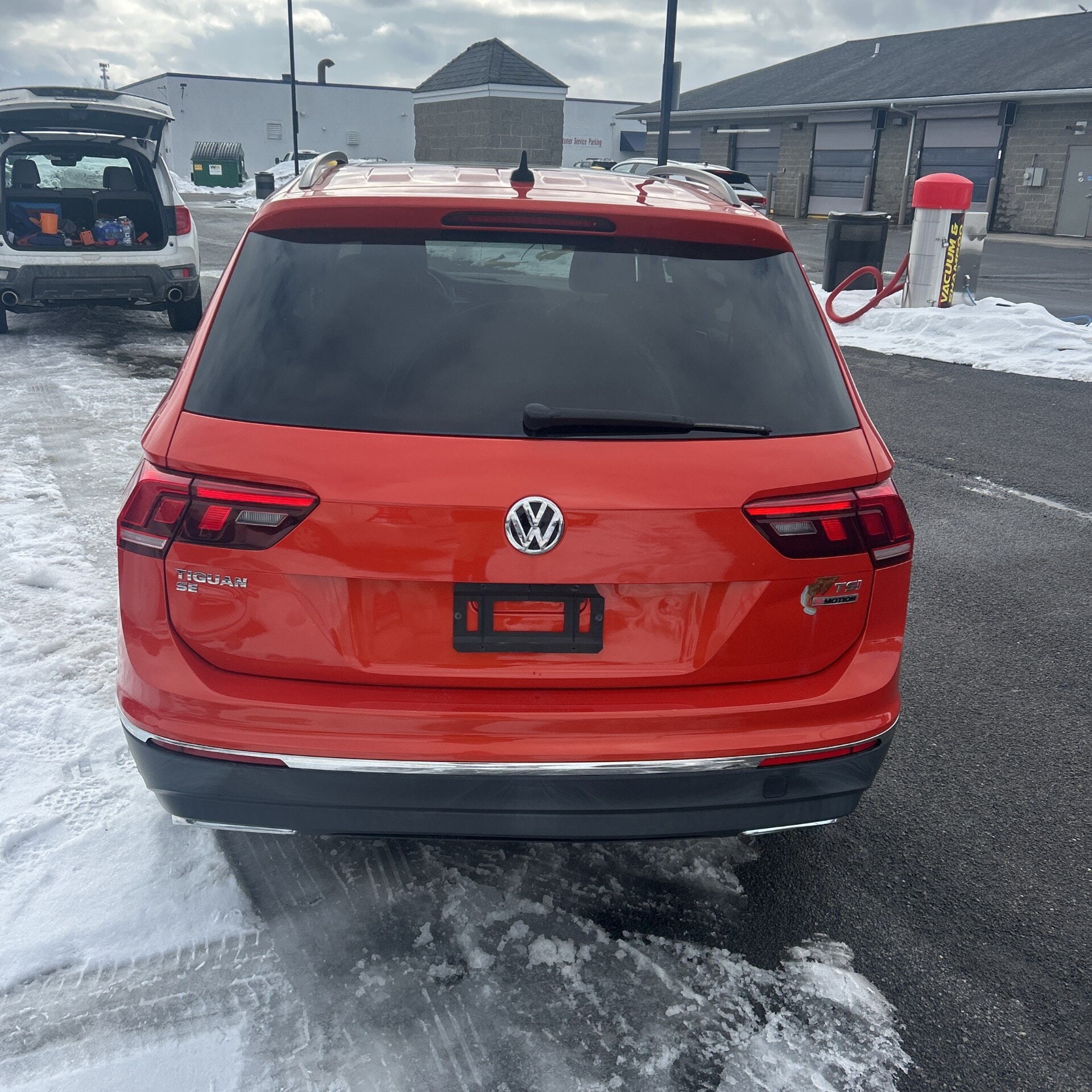 Car Connection Superstore - Used vehicle - SUV VOLKSWAGEN TIGUAN 2018