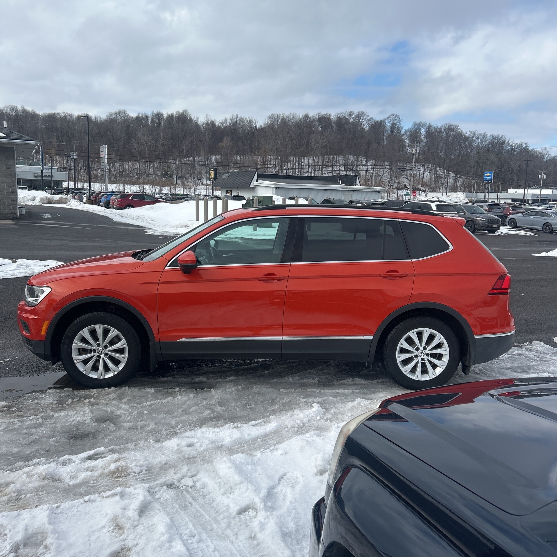 Car Connection Superstore - Used vehicle - SUV VOLKSWAGEN TIGUAN 2018