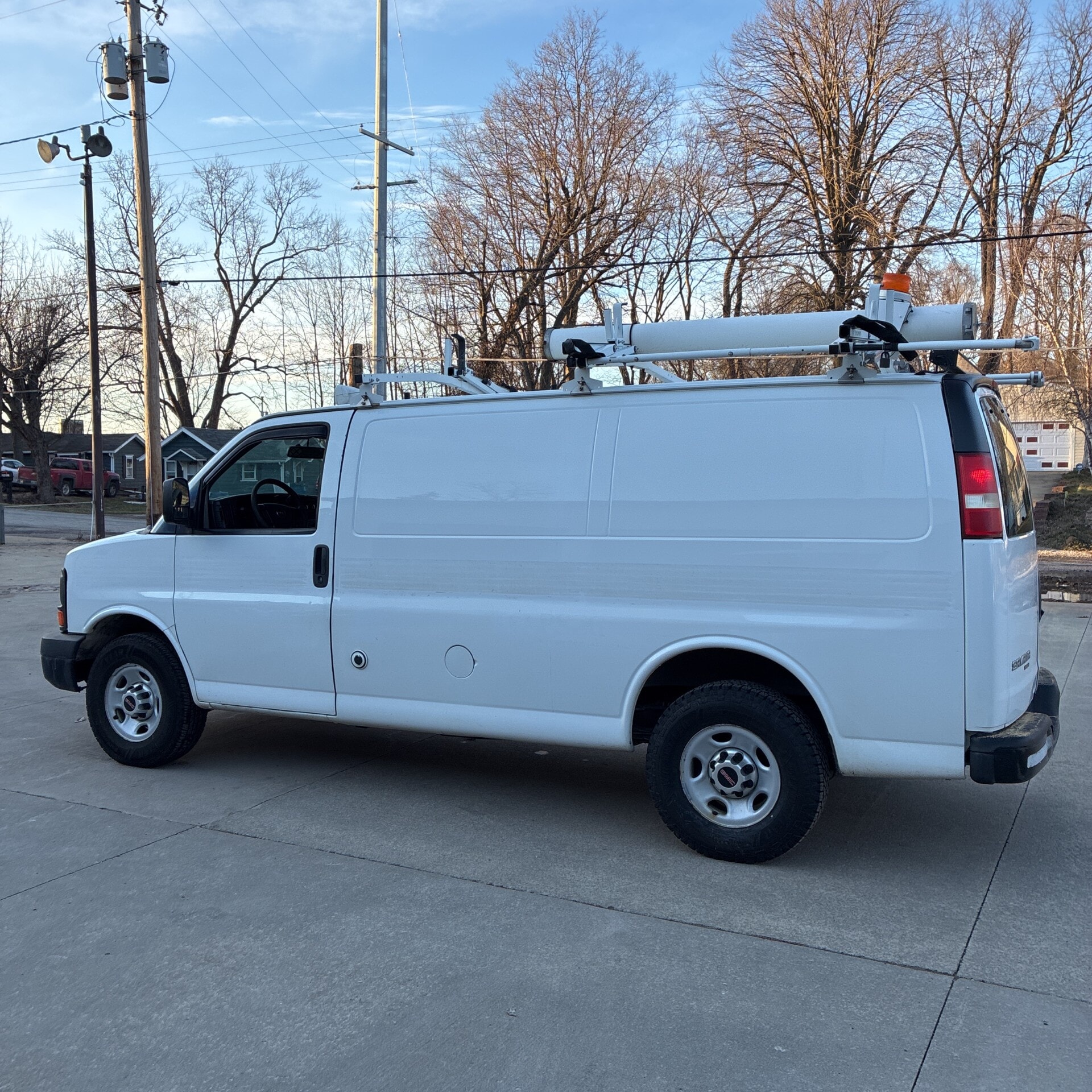 Car Connection Superstore - Used vehicle - CARGO VAN GMC SAVANA 2015
