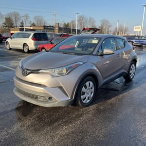 Car Connection Superstore - Used TOYOTA C-HR 2019 CAR CONNECTION INC. XLE