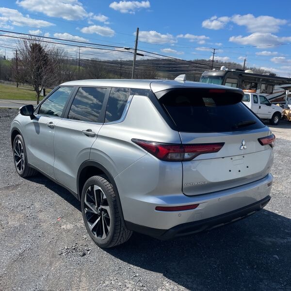 Car Connection Superstore - Used vehicle - SUV MITSUBISHI OUTLANDER 2024