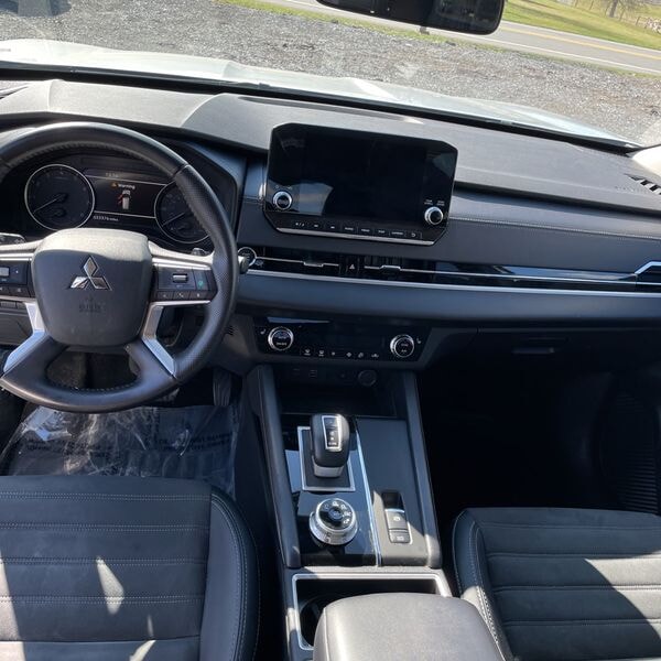 Car Connection Superstore - Used vehicle - SUV MITSUBISHI OUTLANDER 2024