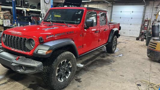 Car Connection Superstore - Used JEEP GLADIATOR 2026 CAR CONNECTION INC. RUBICON