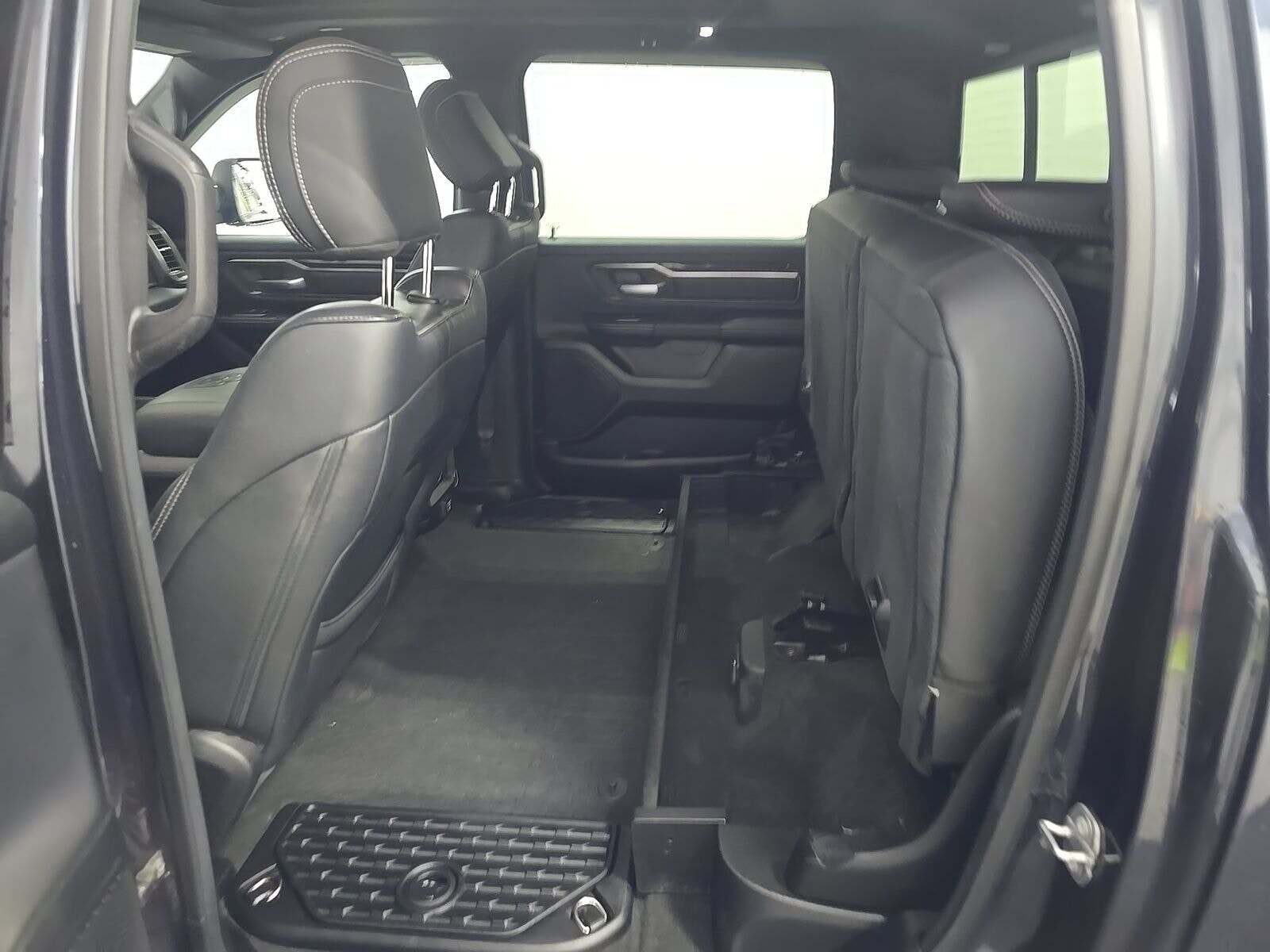 Car Connection Superstore - Used vehicle - TRUCK RAM 1500 CREW 2020