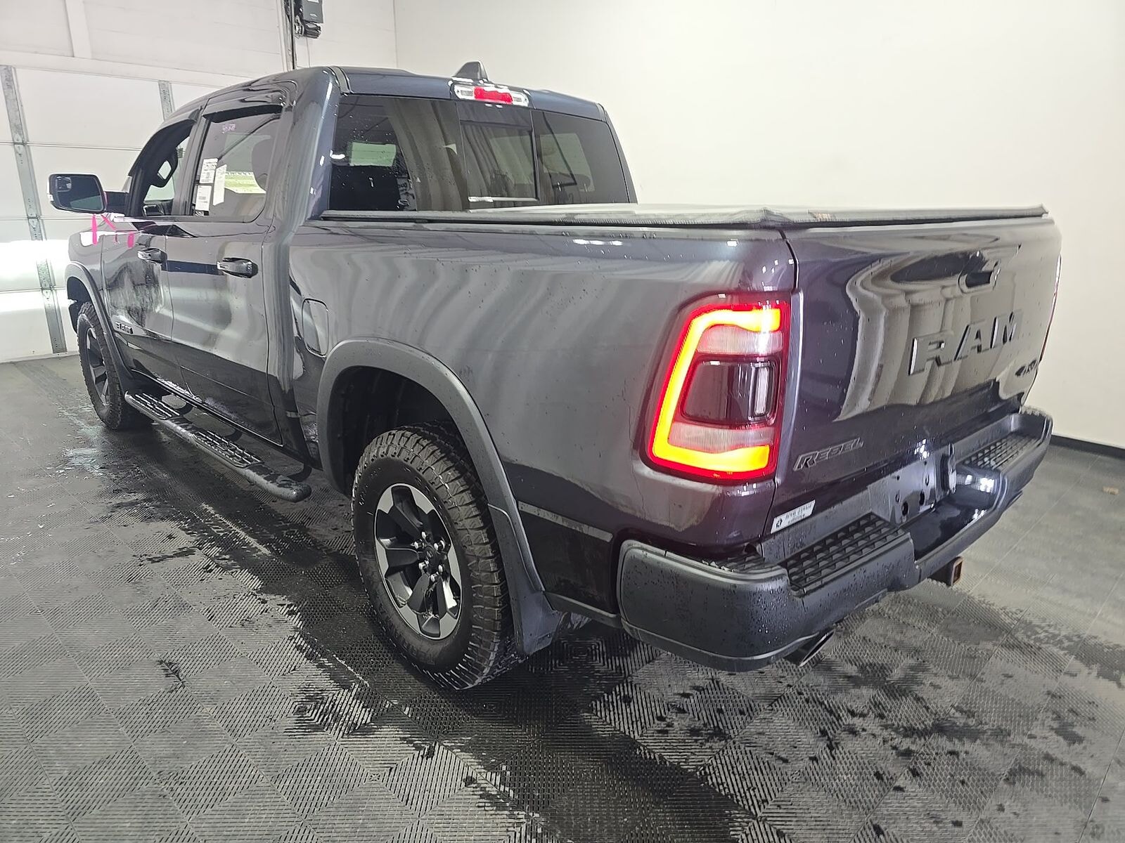 Car Connection Superstore - Used vehicle - TRUCK RAM 1500 CREW 2020