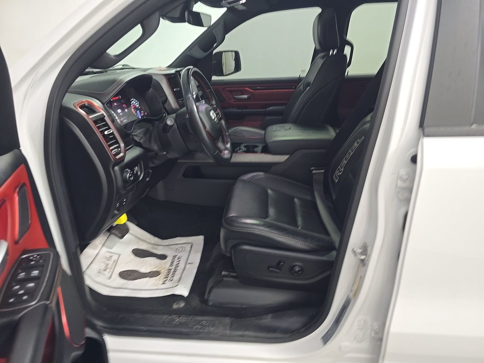 Car Connection Superstore - Used vehicle - TRUCK RAM 1500 CREW 2020