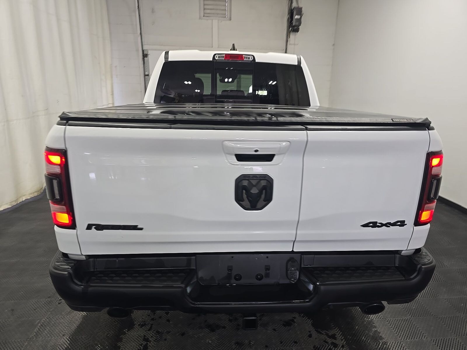 Car Connection Superstore - Used vehicle - TRUCK RAM 1500 CREW 2020