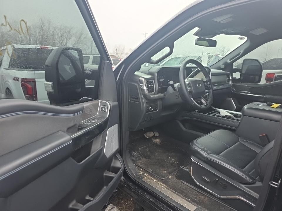 Car Connection Superstore - Used vehicle - TRUCK FORD F-350 SRW CREW 2025