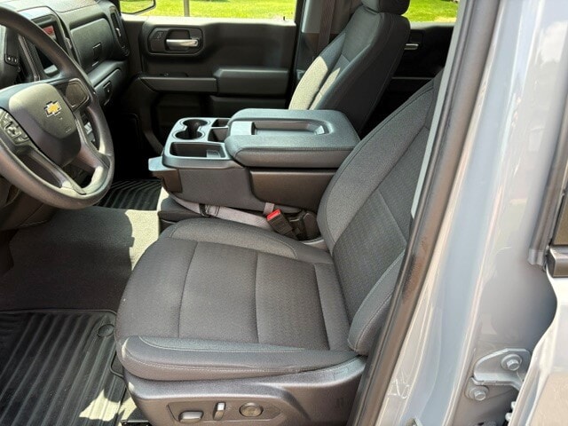 Car Connection Superstore - Used vehicle - TRUCK CHEVROLET SILVERADO 1500 2024