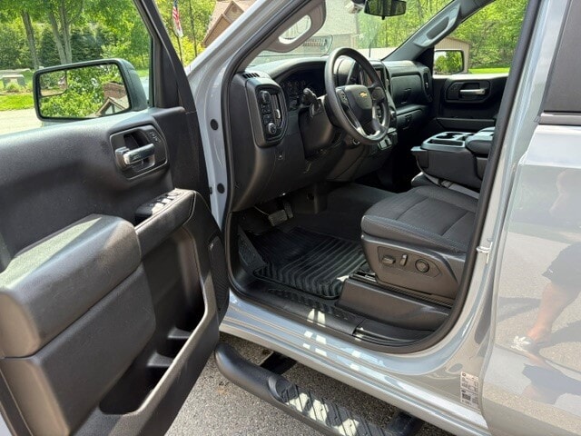 Car Connection Superstore - Used vehicle - TRUCK CHEVROLET SILVERADO 1500 2024