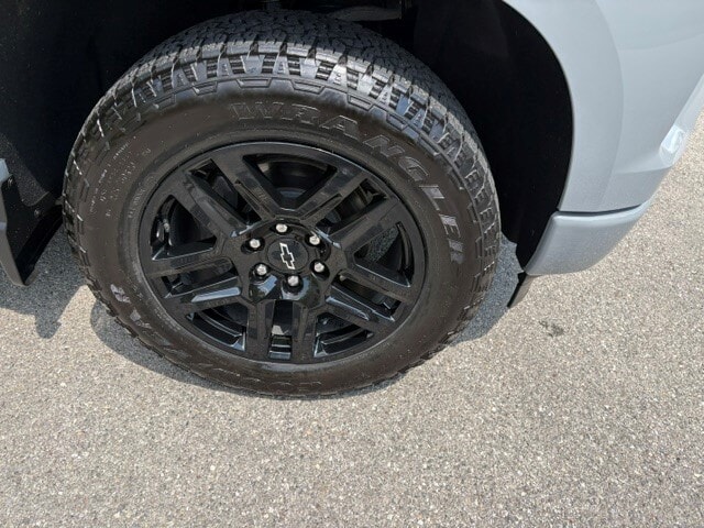 Car Connection Superstore - Used vehicle - TRUCK CHEVROLET SILVERADO 1500 2024