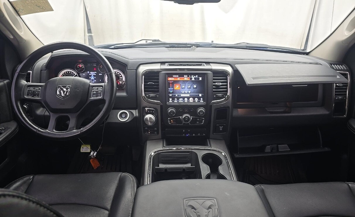 Car Connection Superstore - Used vehicle - TRUCK RAM 1500 CREW 2017
