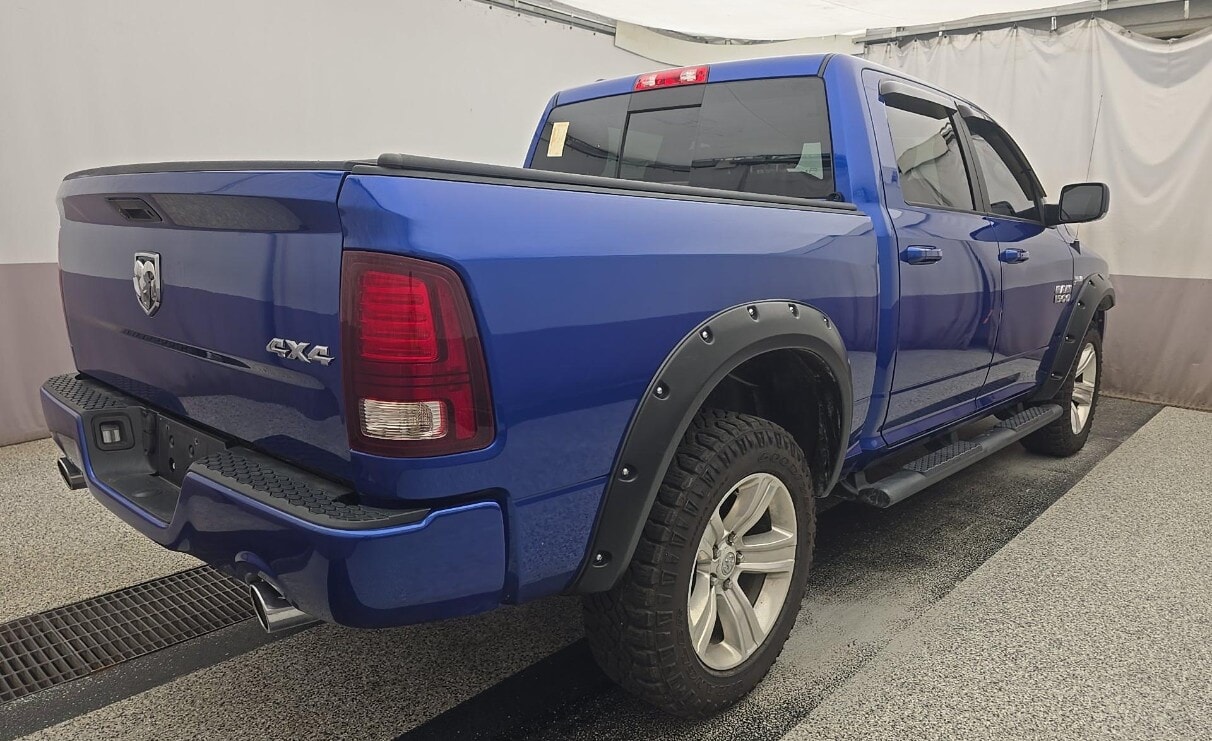 Car Connection Superstore - Used vehicle - TRUCK RAM 1500 CREW 2017