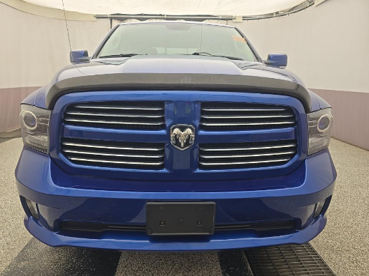 Car Connection Superstore - Used vehicle - TRUCK RAM 1500 CREW 2017