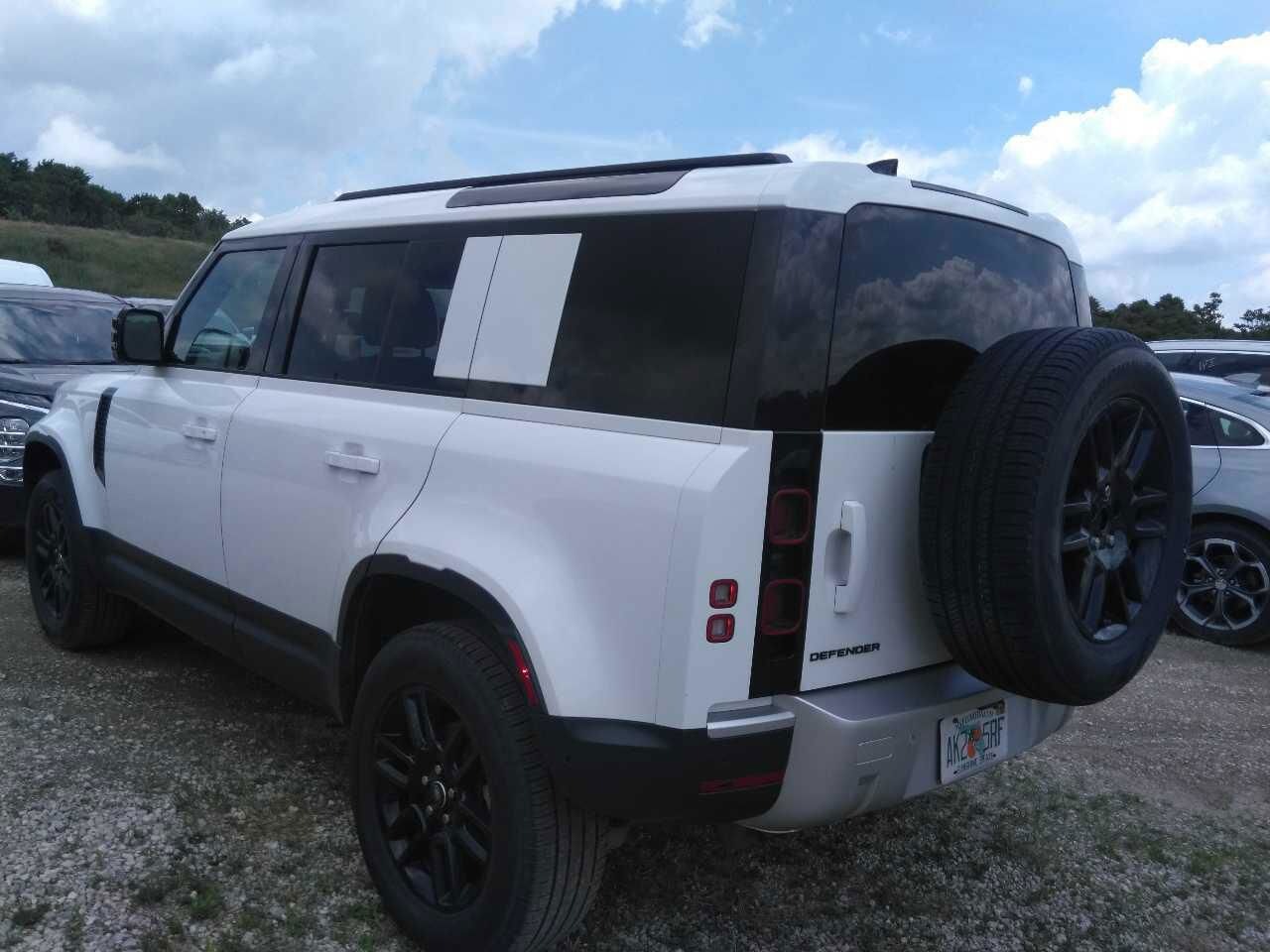 Car Connection Superstore - Used vehicle - SUV LAND ROVER DEFENDER 2025