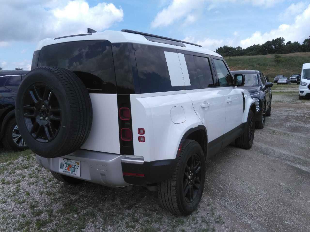 Car Connection Superstore - Used vehicle - SUV LAND ROVER DEFENDER 2025
